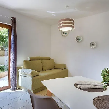 Grosse Mit 2 Kuechen, 3 Schlafzimmer Apartman *
