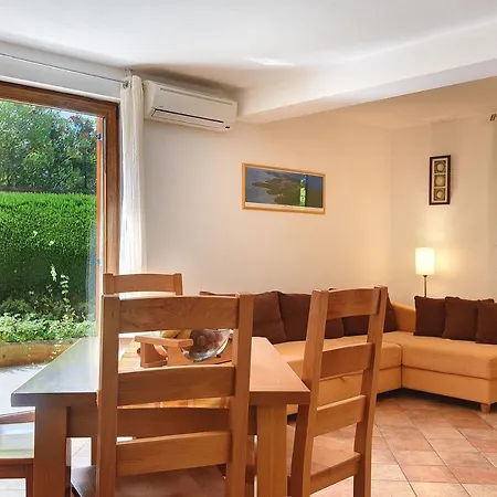 Apartman Grosse Mit 2 Kuechen, 3 Schlafzimmer *